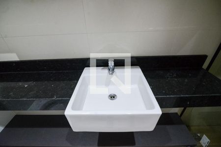 Banheiro de kitnet/studio para alugar com 1 quarto, 50m² em Tijuca, Rio de Janeiro