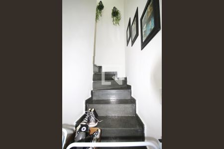 Casa de condomínio à venda com 52m², 2 quartos e 1 vagaCorredor / Escada