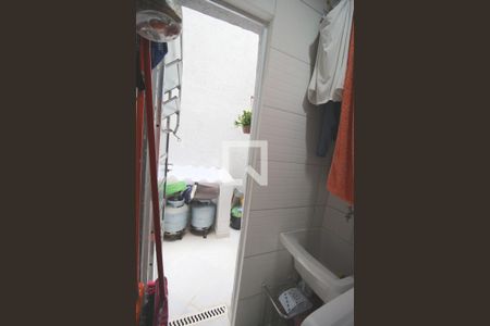 Casa de condomínio à venda com 52m², 2 quartos e 1 vagaÁrea de Serviço