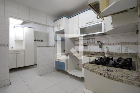 Casa à venda com 103m², 3 quartos e 1 vagaCozinha - Armários