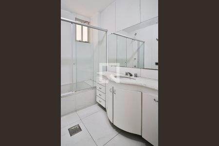 Apartamento à venda com 180m², 4 quartos e 2 vagasBanheiro do Corredor 