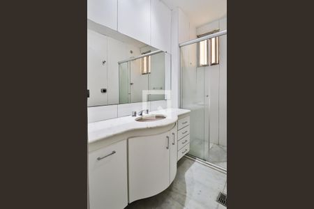 Apartamento à venda com 180m², 4 quartos e 2 vagasBanheiro do Quarto 4 Suíte 