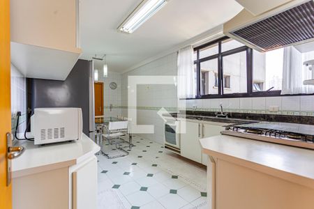 Apartamento à venda com 178m², 4 quartos e 3 vagas Apartamento à venda com 178m², 4 quartos e 3 vagasCozinha