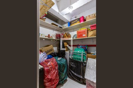 Apartamento à venda com 178m², 4 quartos e 3 vagas Apartamento à venda com 178m², 4 quartos e 3 vagasDeposito Garagem