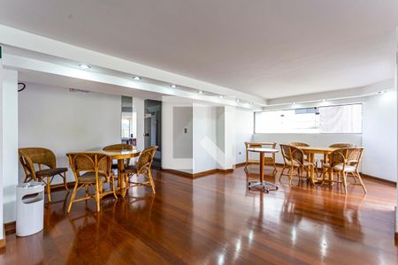 Apartamento à venda com 178m², 4 quartos e 3 vagas Apartamento à venda com 178m², 4 quartos e 3 vagasÁrea comum - Salão de festas