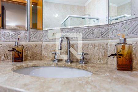 Apartamento à venda com 178m², 4 quartos e 3 vagas Apartamento à venda com 178m², 4 quartos e 3 vagasDetalhe do Banheiro da Suite