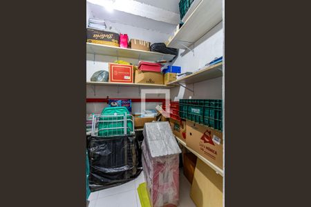 Apartamento à venda com 178m², 4 quartos e 3 vagas Apartamento à venda com 178m², 4 quartos e 3 vagasDeposito Garagem