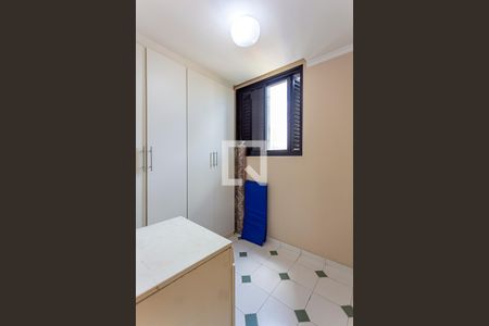 Apartamento à venda com 178m², 4 quartos e 3 vagas Apartamento à venda com 178m², 4 quartos e 3 vagasQuarto de Serviço