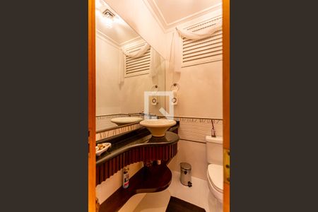 Apartamento à venda com 178m², 4 quartos e 3 vagas Apartamento à venda com 178m², 4 quartos e 3 vagasLavabo