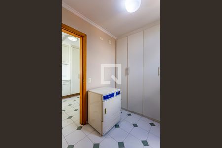 Apartamento à venda com 178m², 4 quartos e 3 vagas Apartamento à venda com 178m², 4 quartos e 3 vagasQuarto de Serviço