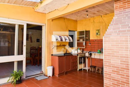 Casa à venda com 206m², 3 quartos e 1 vaga Casa à venda com 206m², 3 quartos e 1 vagaChurrasqueira