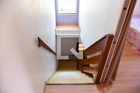 Casa à venda com 206m², 3 quartos e 1 vaga Casa à venda com 206m², 3 quartos e 1 vagaEscada