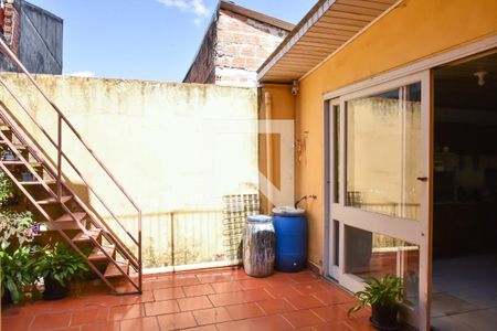 Casa à venda com 206m², 3 quartos e 1 vaga Casa à venda com 206m², 3 quartos e 1 vagaÁrea de Serviço e pátio