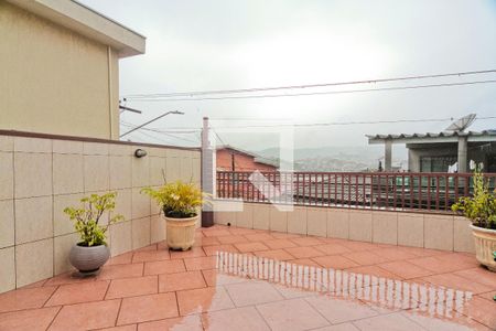 Varanda de casa à venda com 3 quartos, 158m² em Vila Iório, São Paulo