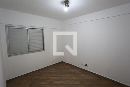 Quarto 1 de apartamento para alugar com 2 quartos, 52m² em Vila Marieta, São Paulo