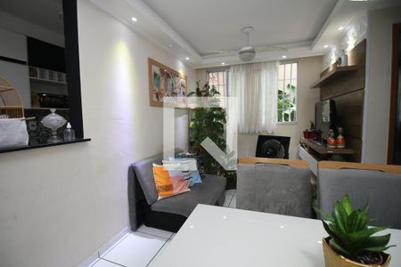 Sala de apartamento para alugar com 2 quartos, 51m² em Parada de Lucas, Rio de Janeiro