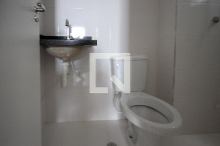 Banheiro de kitnet/studio para alugar com 1 quarto, 17m² em Jardim Independência, São Paulo