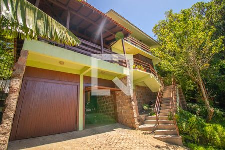 Casa à venda com 400m², 5 quartos e 4 vagasFachada