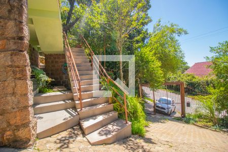 Casa à venda com 400m², 5 quartos e 4 vagasEscada