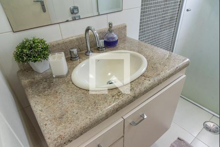 Casa à venda com 217m², 4 quartos e 6 vagasBanheiro da suíte