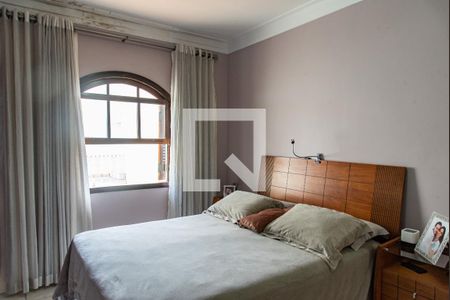 Casa à venda com 217m², 4 quartos e 6 vagasSuíte
