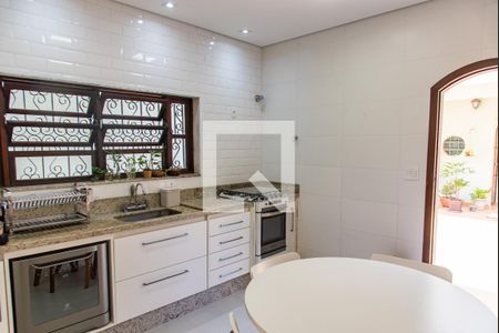 Casa à venda com 217m², 4 quartos e 6 vagasCozinha