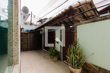 Casa de condomínio à venda com 210m², 4 quartos e 2 vagasEntrada da Casa