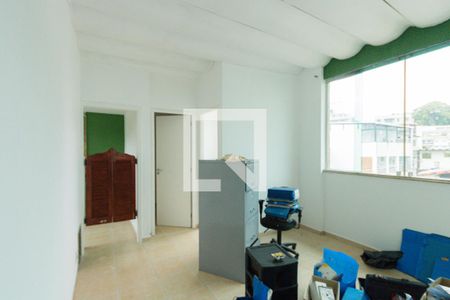 Casa de condomínio à venda com 210m², 4 quartos e 2 vagasEscritório