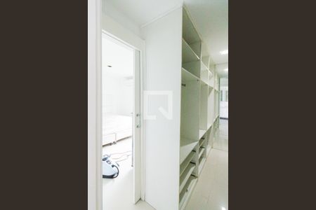 Casa de condomínio à venda com 210m², 4 quartos e 2 vagasCloset da Suíte 4