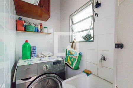 Casa de condomínio à venda com 210m², 4 quartos e 2 vagasÁrea de Serviço