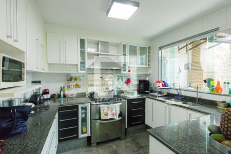 Casa de condomínio à venda com 210m², 4 quartos e 2 vagasCozinha e Copa