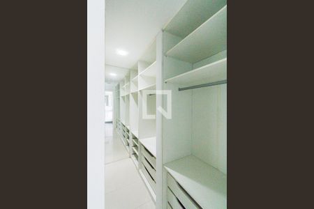 Casa de condomínio à venda com 210m², 4 quartos e 2 vagasCloset da Suíte 4