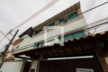 Casa de condomínio à venda com 210m², 4 quartos e 2 vagasFachada