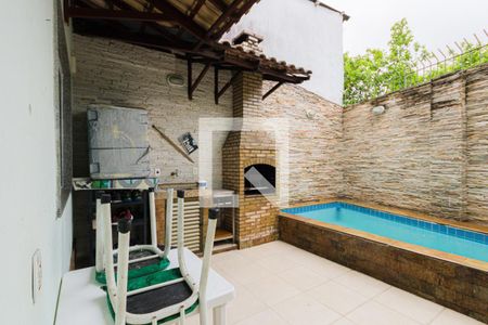 Casa de condomínio à venda com 210m², 4 quartos e 2 vagasEspaço Gourmet/Piscina