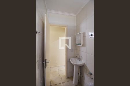 Casa para alugar com 60m², 2 quartos e sem vaga Casa para alugar com 60m², 2 quartos e sem vagaBanheiro