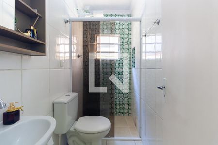 Banheiro de casa para alugar com 2 quartos, 70m² em Vila Bancária, São Paulo