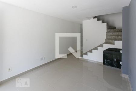 Casa de Condomínio para alugar com 2 quartos, 80m² em Vargem Grande, Rio de Janeiro