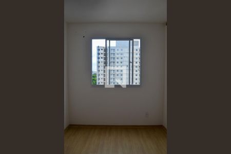Quarto 1 de apartamento para alugar com 2 quartos, 47m² em Ouro Verde, Nova Iguaçu