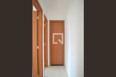 Corredor de apartamento para alugar com 2 quartos, 47m² em Ouro Verde, Nova Iguaçu