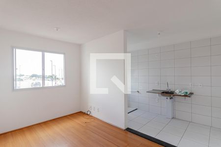 Sala de apartamento para alugar com 2 quartos, 40m² em Jardim Santa Emilia, São Paulo
