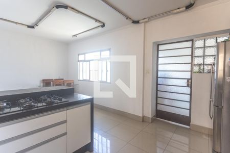 Casa à venda com 300m², 3 quartos e 6 vagasCozinha