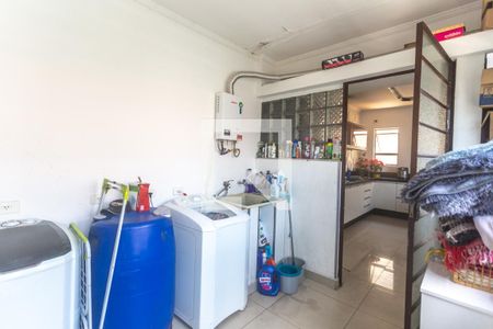 Casa à venda com 300m², 3 quartos e 6 vagasÁrea de serviço