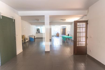 Casa à venda com 300m², 3 quartos e 6 vagasSalão
