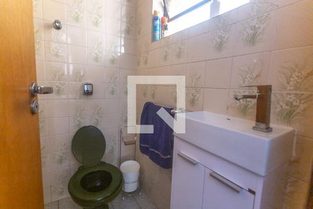 Casa à venda com 300m², 3 quartos e 6 vagasBanheiro salão