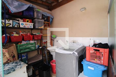 Casa à venda com 110m², 3 quartos e 2 vagasLavanderia