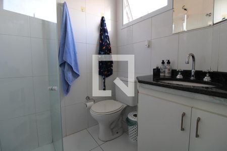 Banheiro da suíte de casa à venda com 3 quartos, 110m² em Vila São Pedro, São Paulo