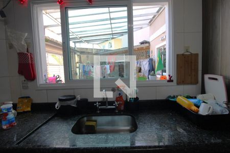 Casa à venda com 110m², 3 quartos e 2 vagasPia da cozinha