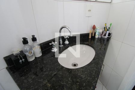 Casa à venda com 110m², 3 quartos e 2 vagasPia banheiro da suíte