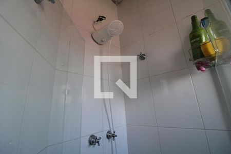 Casa à venda com 110m², 3 quartos e 2 vagasChuveiro banheiro da suíte