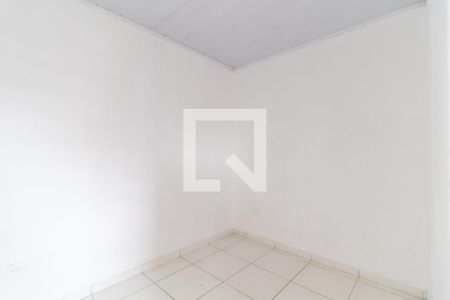 Quarto 2 de casa para alugar com 2 quartos, 30m² em Jardim Lúcia, São Paulo